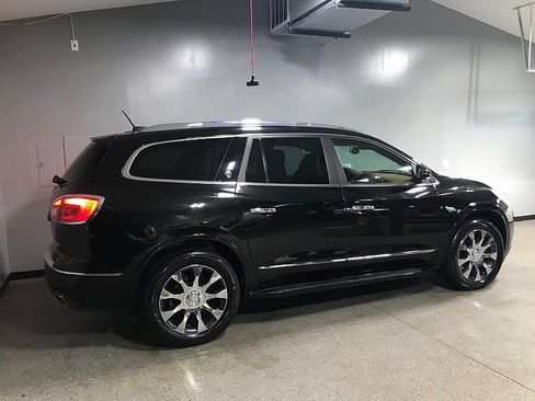 Used 2017 Buick Enclave Premium w/ Experience Buick Package FWD image 3