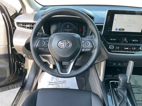 Used 2025 Toyota Corolla Cross XLE w/ Convenience Package AWD/4WD image 38