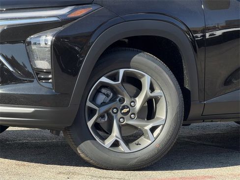 New 2026 Chevrolet Trax LT image 8