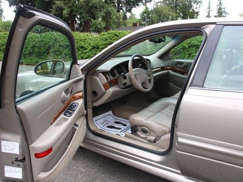 Used 2000 Buick Le Sabre Custom w/ Prestige Opt Pkg FWD image 5