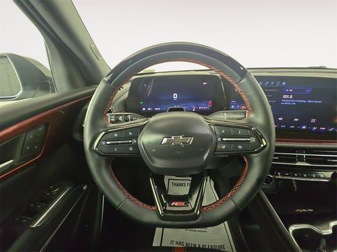 Used 2024 Chevrolet Traverse RS image 12