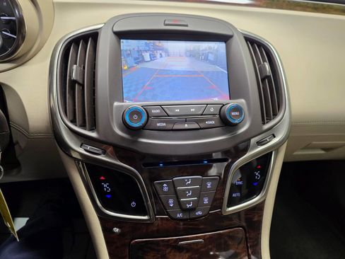 Used 2015 Buick LaCrosse image 22