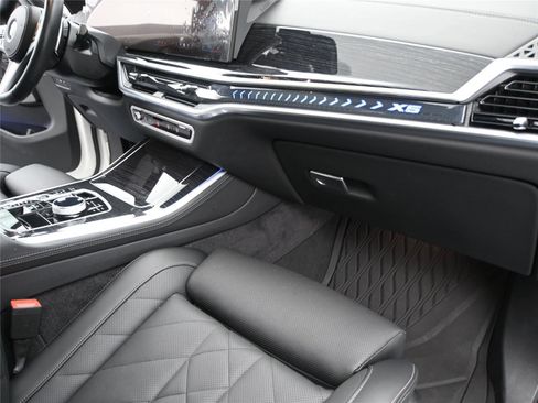 Used 2024 BMW X5 xDrive40i w/ Executive Package image 18