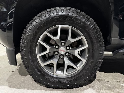 Used 2018 GMC Canyon All Terrain w/ All Terrain X Package AWD/4WD image 35