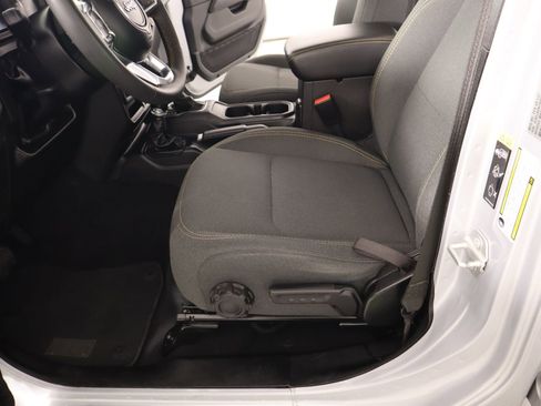 Used 2024 Jeep Wrangler Sahara image 11