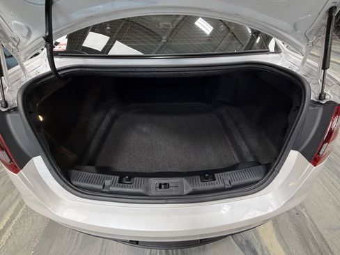 Used 2018 Ford Taurus SEL image 43