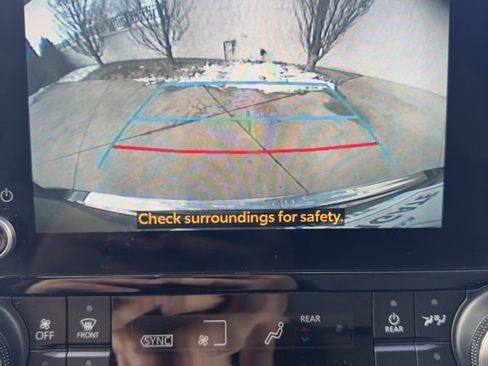 Used 2023 Toyota Highlander L image 21