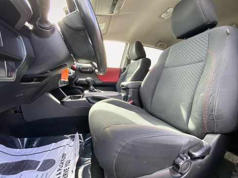 Used 2020 Toyota Tacoma SR5 image 9