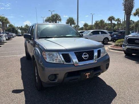 Used 2016 Nissan Frontier SV w/ Moonroof Package RWD image 10