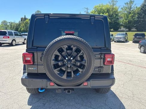 Used 2022 Jeep Wrangler Unlimited Sahara w/ Cold Weather Group AWD/4WD image 4