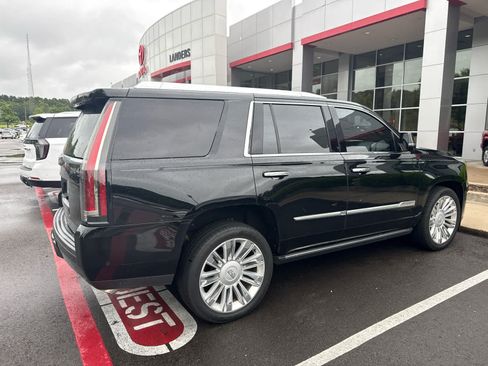 Used 2018 Cadillac Escalade Platinum AWD/4WD image 4