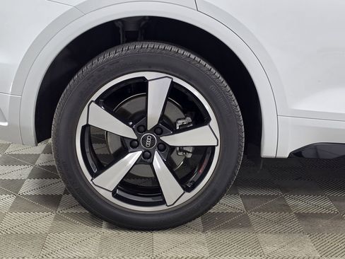 Certified 2023 Audi Q5 2.0T Premium Plus w/ Premium Plus Package AWD/4WD image 9