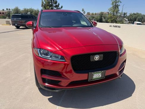 Used 2019 Jaguar F-PACE Premium image 13
