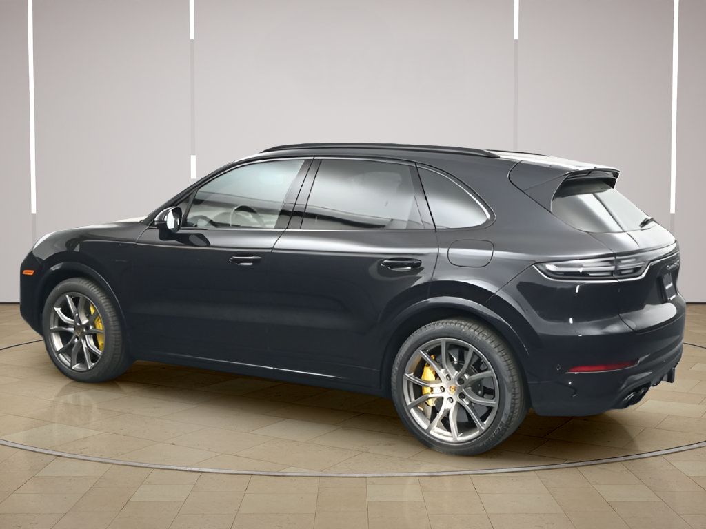Certified 2022 Porsche Cayenne Turbo S AWD/4WD image 3