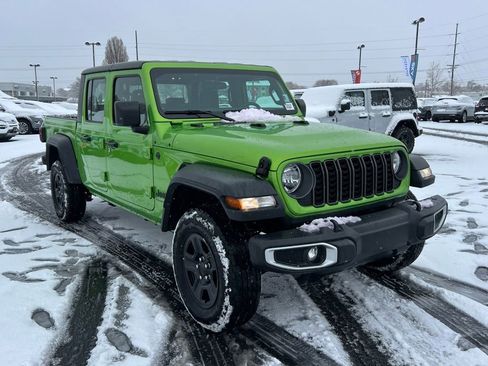 Used 2025 Jeep Gladiator Sport image 6