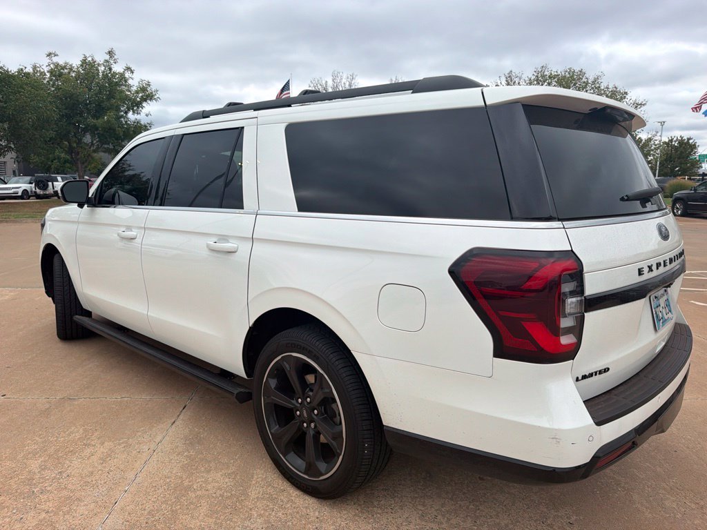Used 2023 Ford Expedition Max Limited AWD/4WD image 2