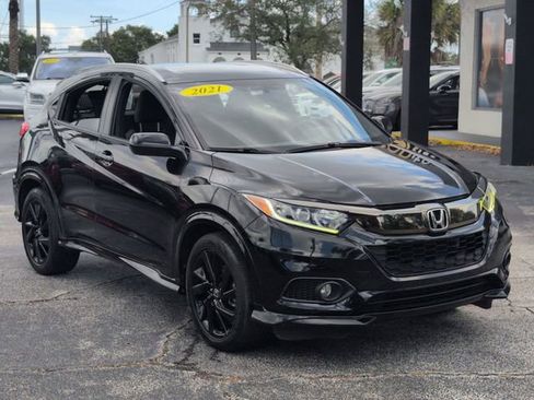 Used 2021 Honda HR-V Sport image 3