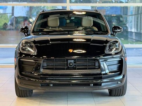 Used 2023 Porsche Macan AWD/4WD image 2