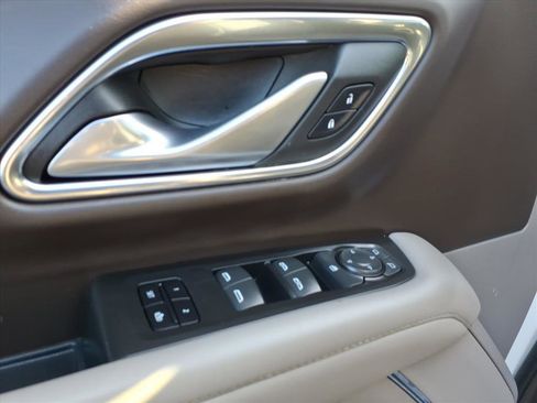 Used 2022 Chevrolet Tahoe LT image 11