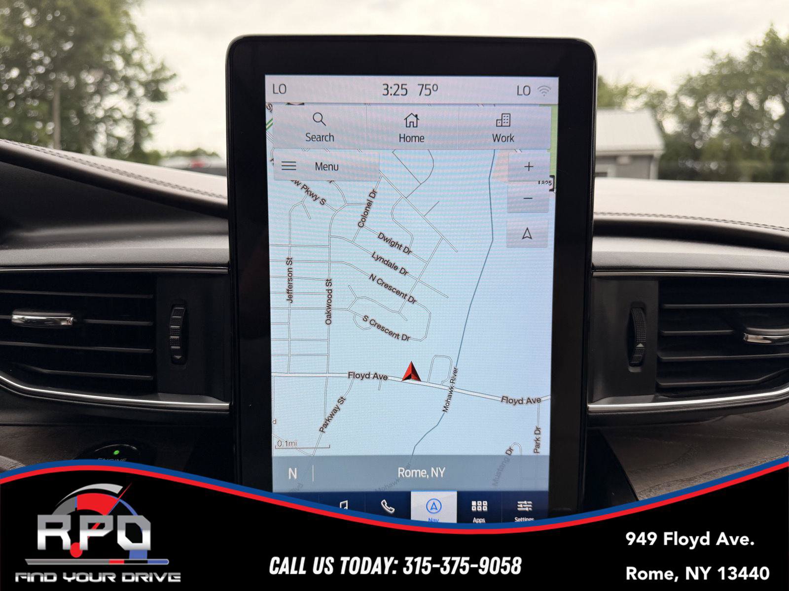 Used 2020 Ford Explorer Platinum w/ Premium Technology Package AWD/4WD image 24