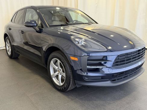 Certified 2020 Porsche Macan image 7