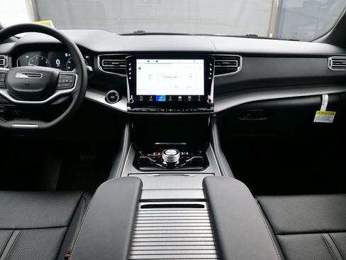 New 2026 Jeep Grand Wagoneer Limited image 9