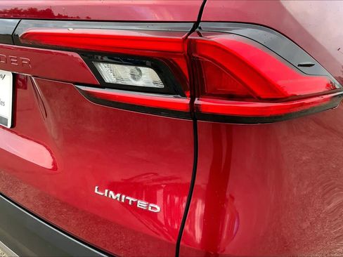 Used 2024 Toyota Grand Highlander Limited image 29