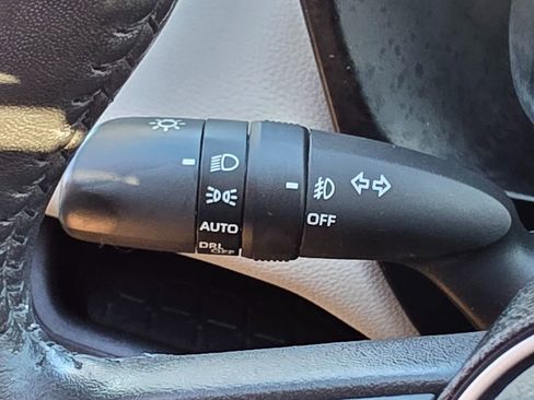 Used 2020 Toyota RAV4 XLE Premium image 46