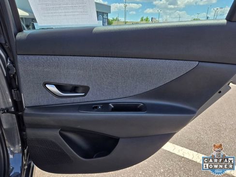 Used 2025 Hyundai Elantra Limited FWD image 43