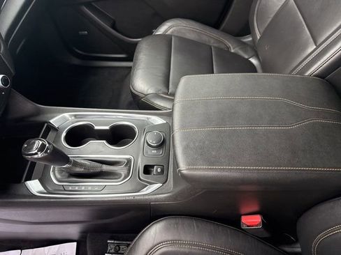 Used 2018 Chevrolet Traverse LT image 32