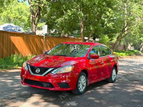 Used 2019 Nissan Sentra SV FWD image 3