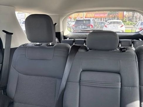 Used 2025 Ford Explorer Active RWD image 13