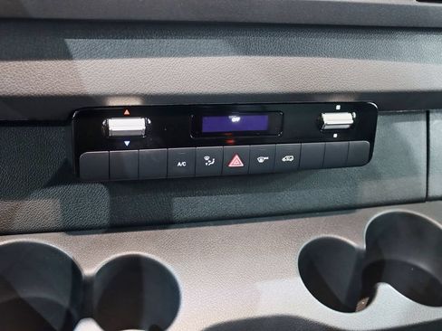 Used 2025 Mercedes-Benz Sprinter 2500 image 17