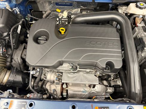 Used 2024 Chevrolet Equinox LT w/ LPO, Floor Liner Package FWD image 28
