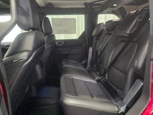 New 2025 Ford Bronco Badlands image 12