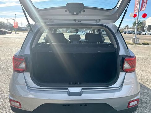 Used 2024 Hyundai Venue SE image 30