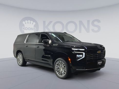 New 2026 Chevrolet Suburban High Country image 2
