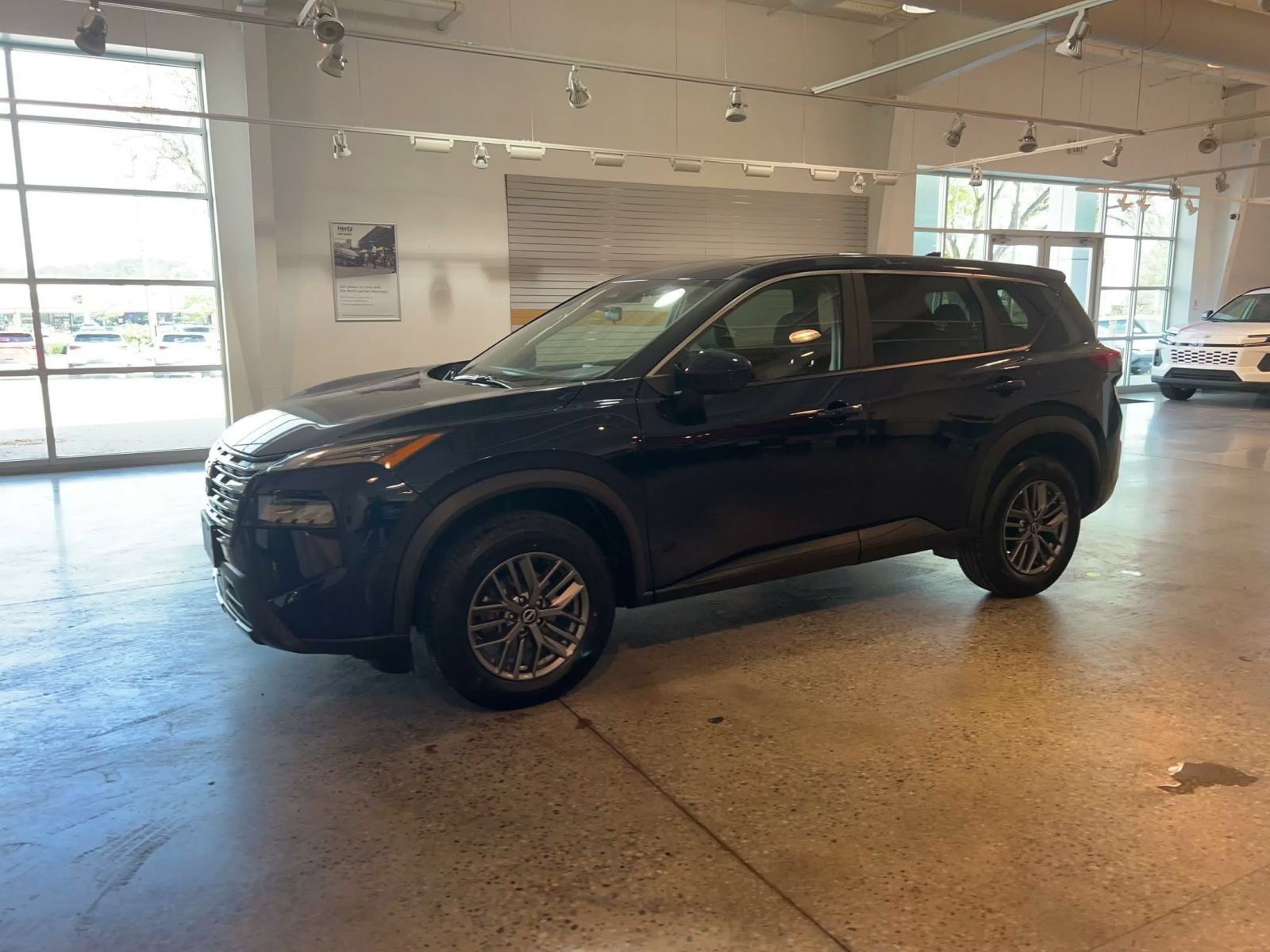 Used 2026 Nissan Rogue SV AWD/4WD image 7