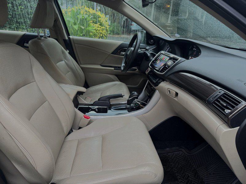 Used 2017 Honda Accord EX-L image 25