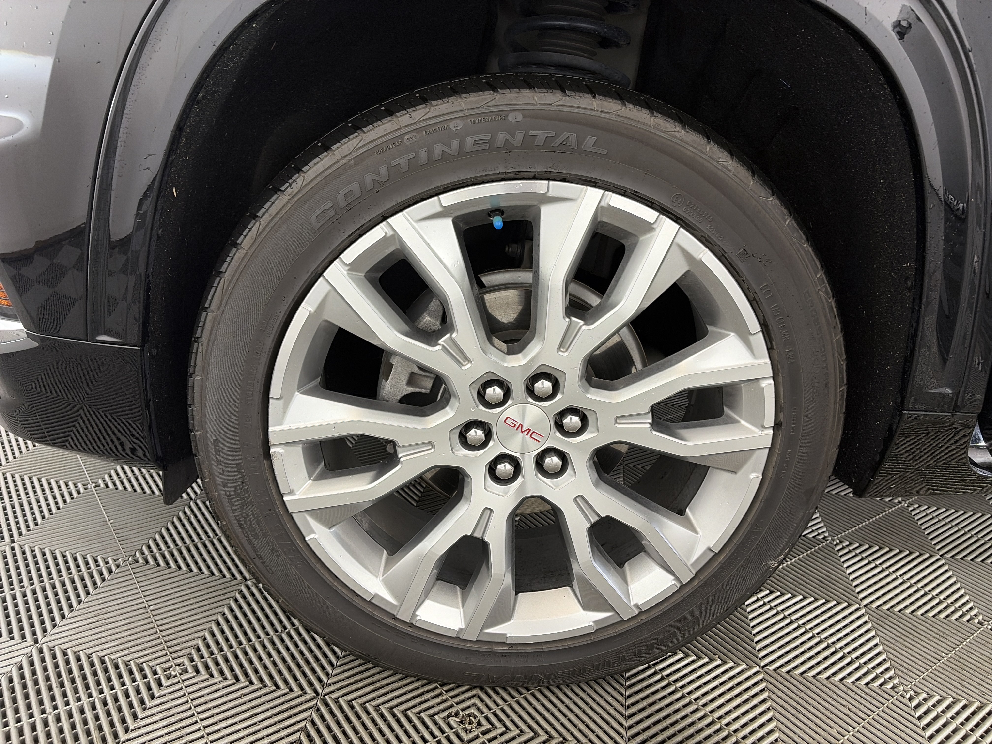 Certified 2024 GMC Acadia Denali w/ LPO, Floor Liner Package AWD/4WD image 14