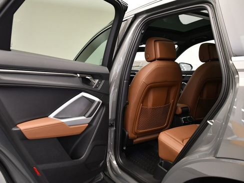 Used 2025 Audi Q3 2.0T Premium w/ Convenience Package image 42