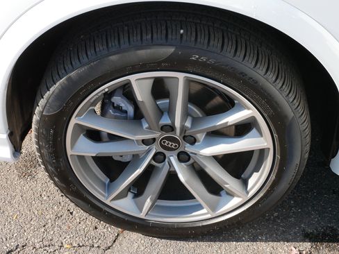 Used 2025 Audi Q3 2.0T Premium w/ Convenience Package image 15