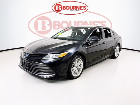 Used 2020 Toyota Camry XLE image 5