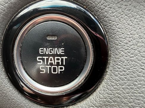 Used 2017 Kia Sorento SX image 19