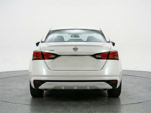 Used 2025 Nissan Altima 2.5 SV image 7