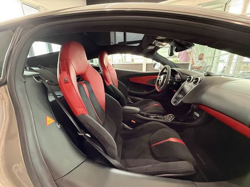 Used 2017 McLaren 570S RWD image 20