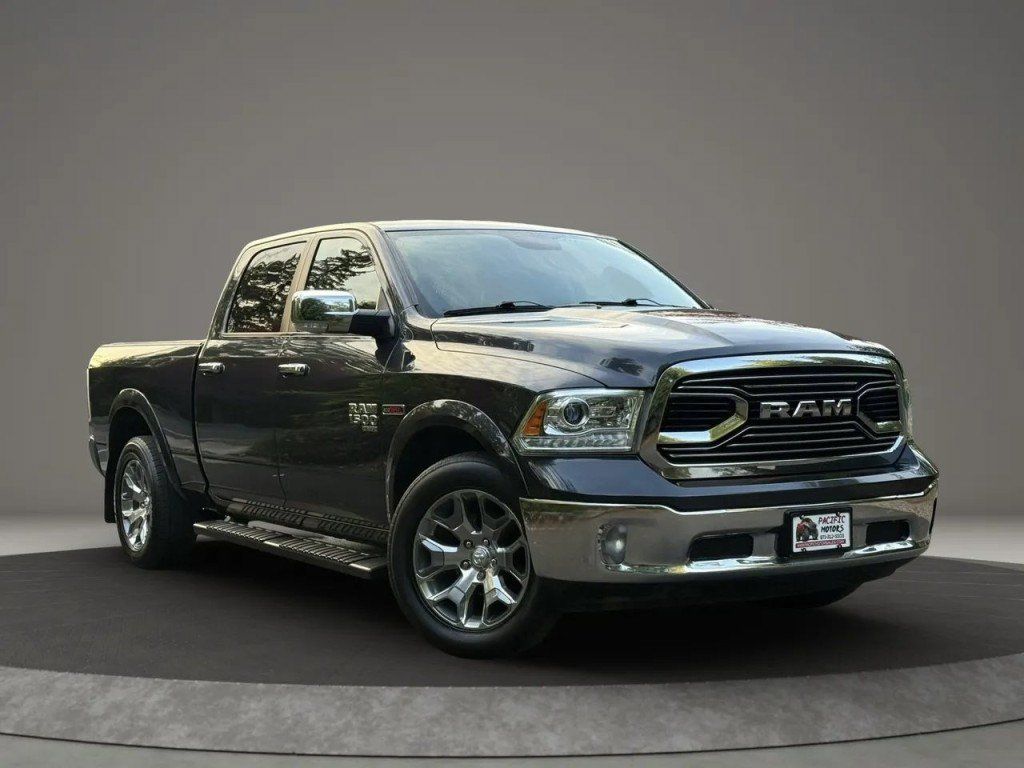 Used 2019 RAM 1500 Laramie AWD/4WD image 4