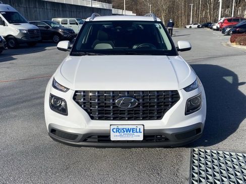 Used 2023 Hyundai Venue SEL image 10