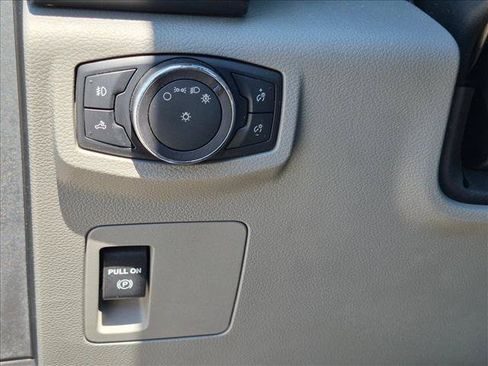 Used 2018 Ford F150 XL w/ Equipment Group 101A Mid AWD/4WD image 22