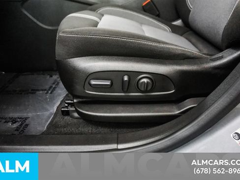 Used 2025 Chevrolet Blazer LT FWD image 26